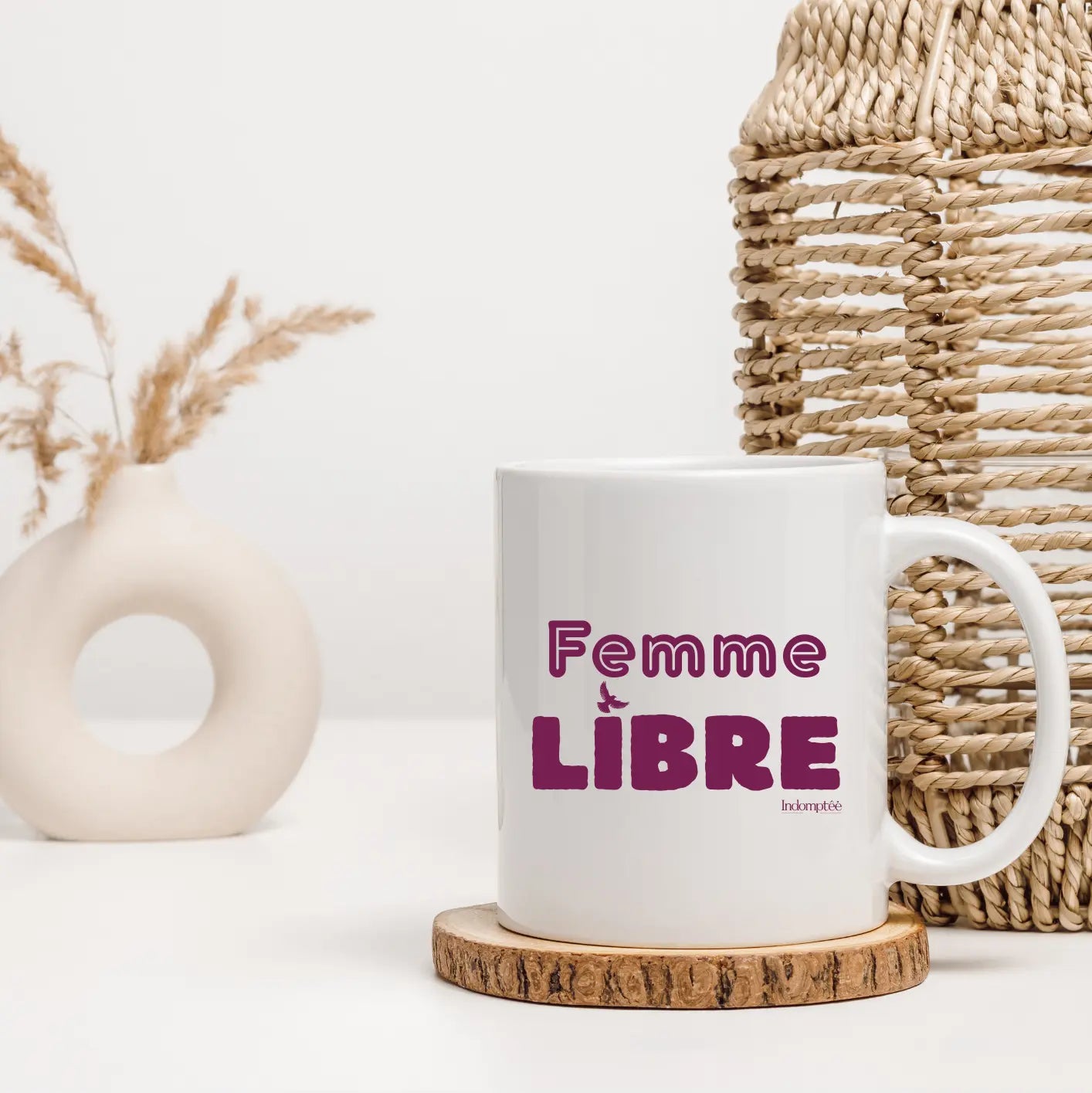 Mug blanc "Femme libre" Violet Indomptée